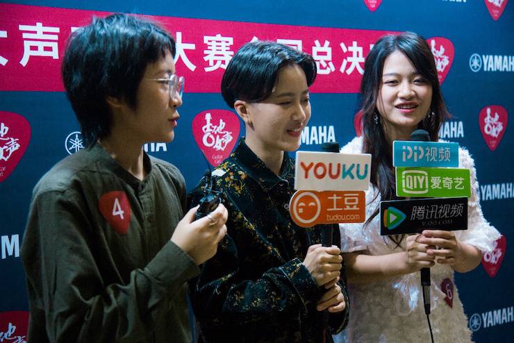 第四届“黄金城集团吉他女声弹唱大赛”总冠军出炉<br />温格夺冠，董冬冬担任评委