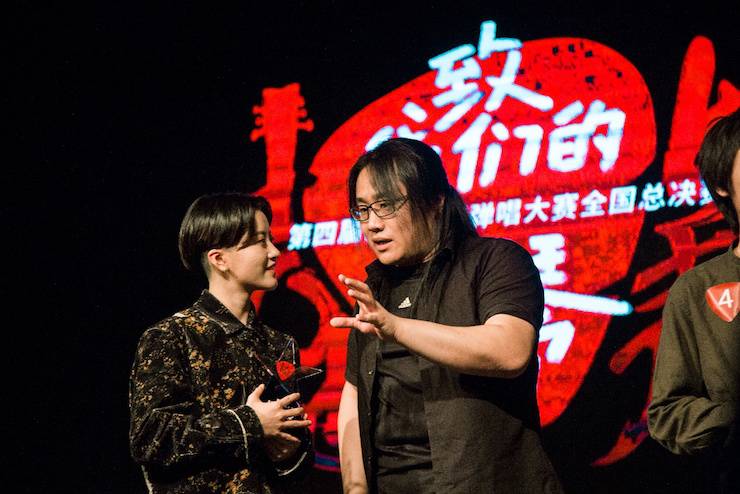 第四届“黄金城集团吉他女声弹唱大赛”总冠军出炉<br />温格夺冠，董冬冬担任评委